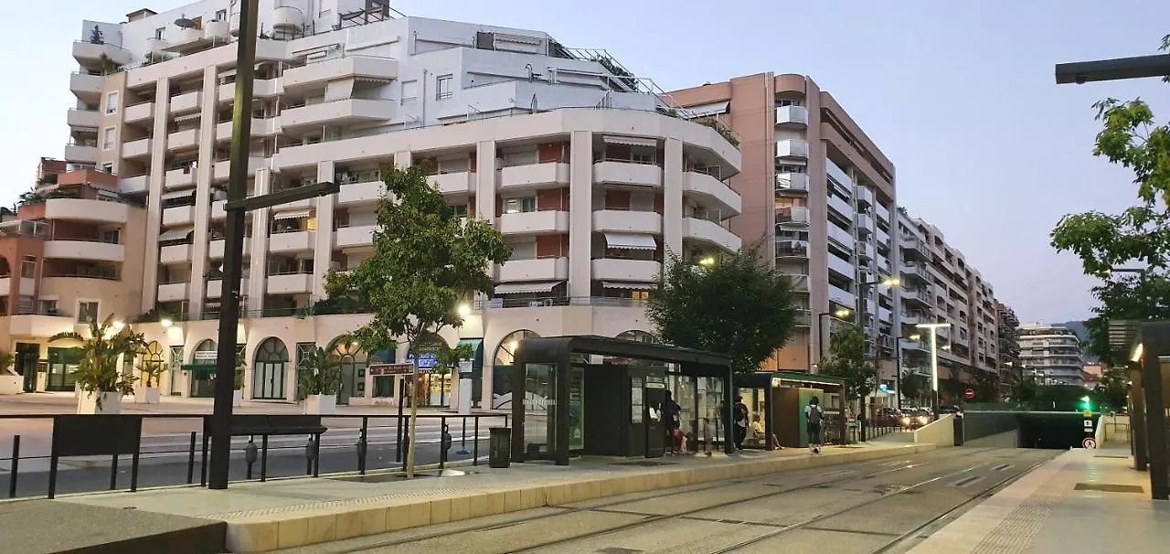 아파트 Lovely 1 Bedroom Vacation Home With Free Parking. 니스