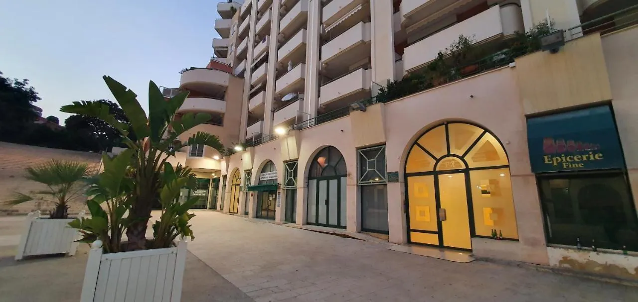 Lovely 1 Bedroom Vacation Home With Free Parking. Nice Frankrig