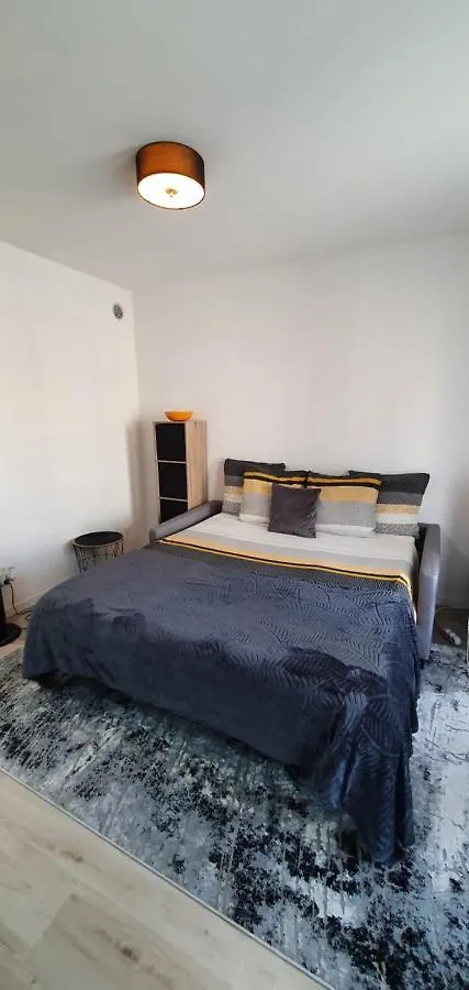 Lovely 1 Bedroom Vacation Home With Free Parking. Nice Lejlighed