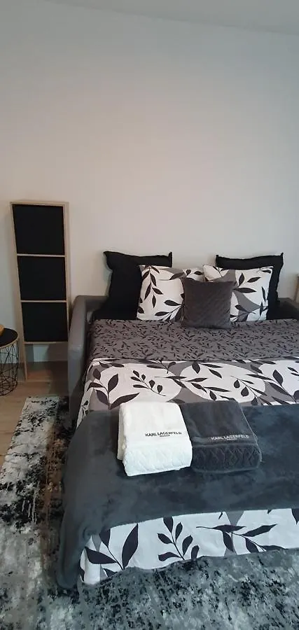 Lovely 1 Bedroom Vacation Home With Free Parking. Nice