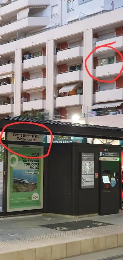Lovely 1 Bedroom Vacation Home With Free Parking. Nice 0*,  Frankrig