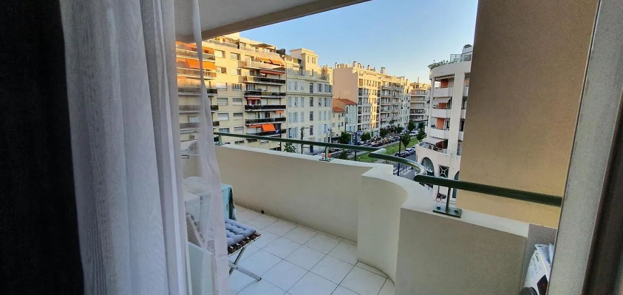 Lejlighed Lovely 1 Bedroom Vacation Home With Free Parking. Nice Frankrig